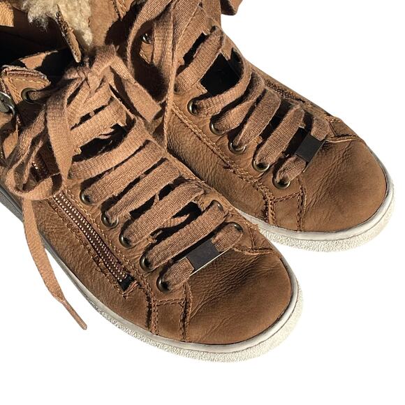 UGG Alameda Women’s Leather Mid Zipper Sneaker Boot Chestnut size 6 - Picture 3 of 9
